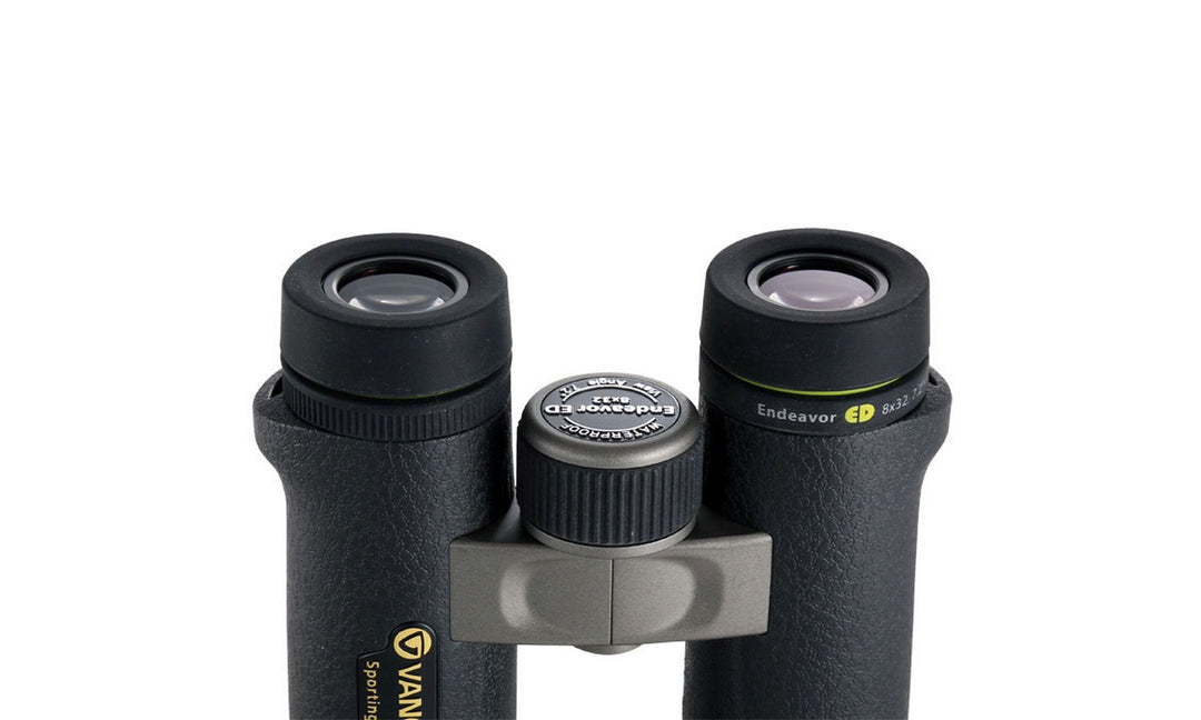 Vanguard Endeavor ED 8x32 Binoculars + Gift
