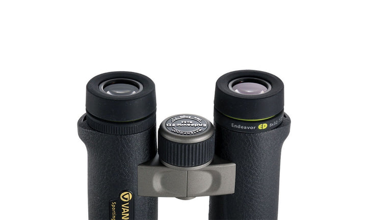 Vanguard Endeavor ED 8x32 Binoculars + Gift